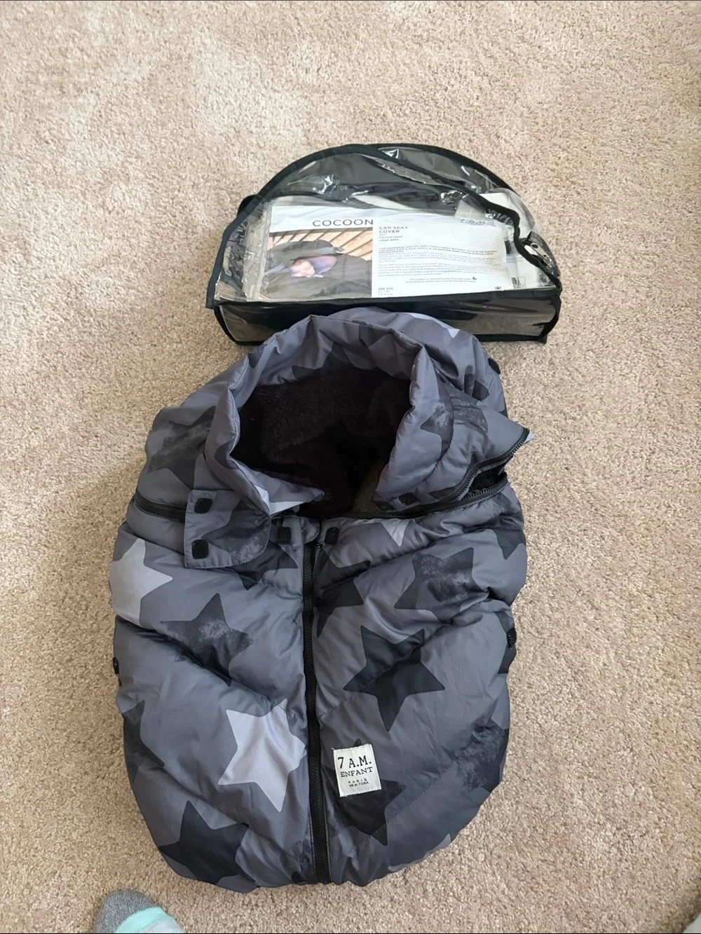 7 A.M. Enfant Gray Star Puffer Baby car seat cocoon
